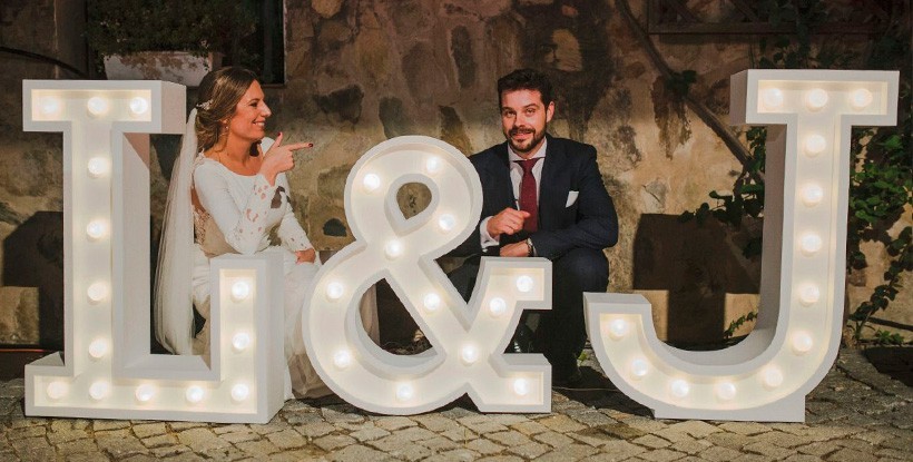 Riesenbuchstaben Hochzeit mit Licht