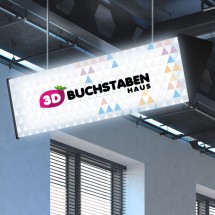 Beleuchtete Deckenbeschilderung